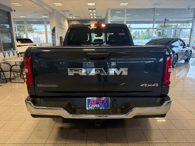Ram 1500 Vehicle Full-screen Gallery Image 03