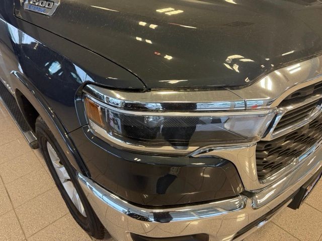 Ram 1500 Vehicle Full-screen Gallery Image 09