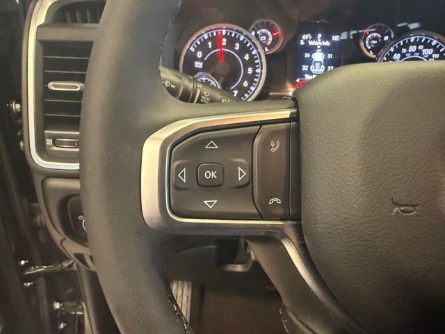 Ram 1500 Vehicle Full-screen Gallery Image 18