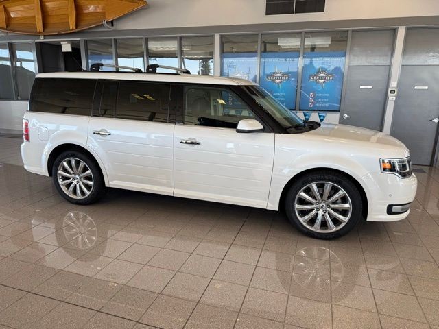 Ford Flex Vehicle Full-screen Gallery Image 02