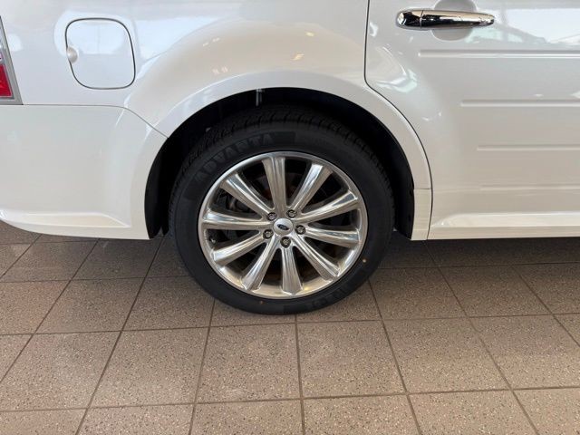Ford Flex Vehicle Full-screen Gallery Image 10