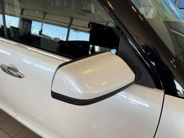 Ford Flex Vehicle Full-screen Gallery Image 11