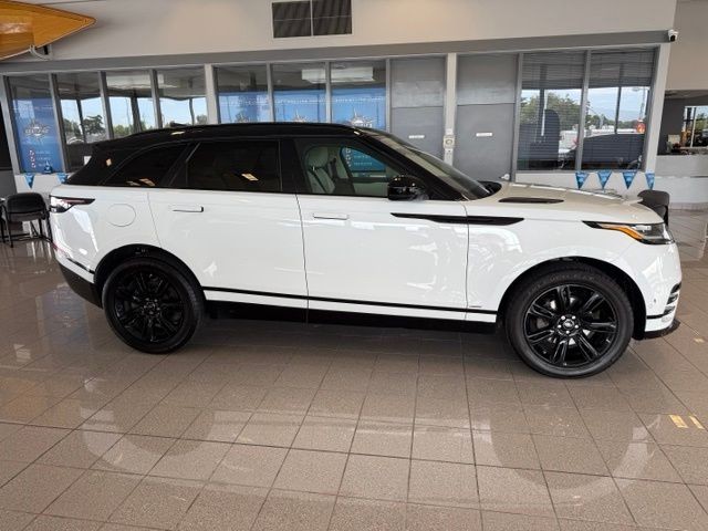 Land Rover Range Rover Velar Vehicle Full-screen Gallery Image 02