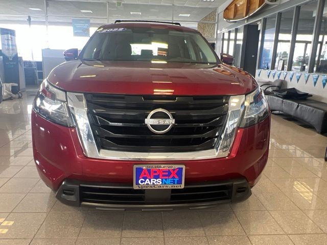 Nissan Pathfinder Vehicle Full-screen Gallery Image 15