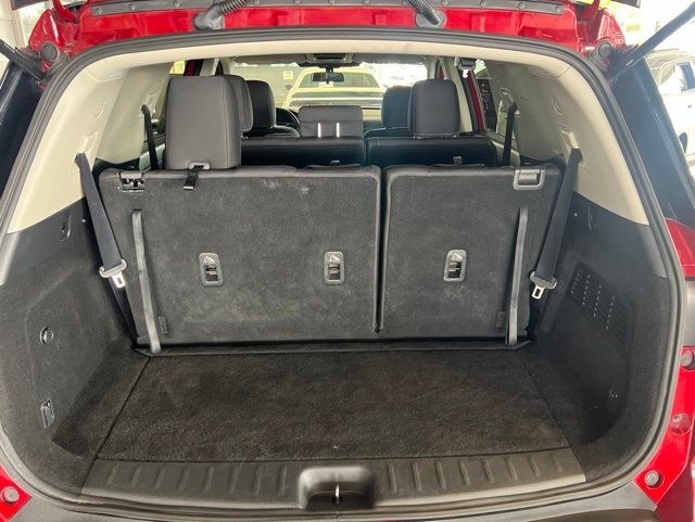 Nissan Pathfinder Vehicle Full-screen Gallery Image 21