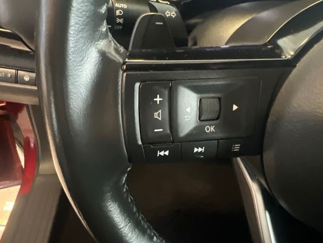 Nissan Pathfinder Vehicle Full-screen Gallery Image 24