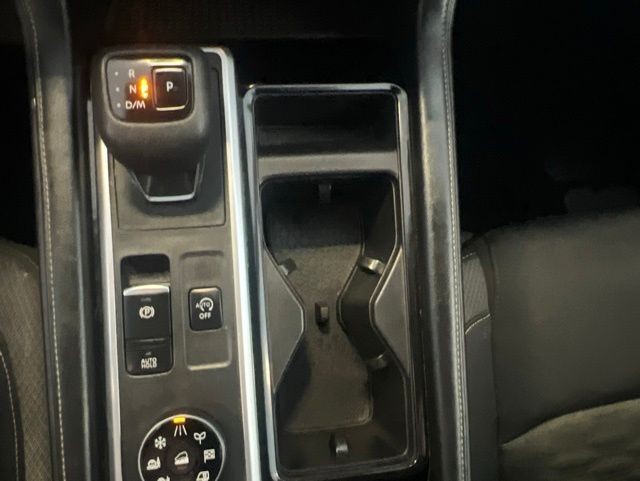 Nissan Pathfinder Vehicle Full-screen Gallery Image 30