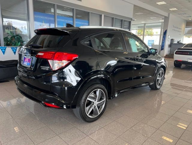 Honda HR-V Vehicle Full-screen Gallery Image 05