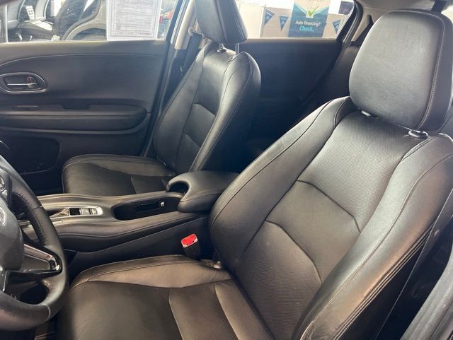 Honda HR-V Vehicle Full-screen Gallery Image 15