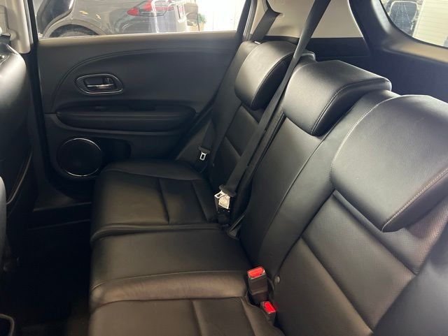 Honda HR-V Vehicle Full-screen Gallery Image 16