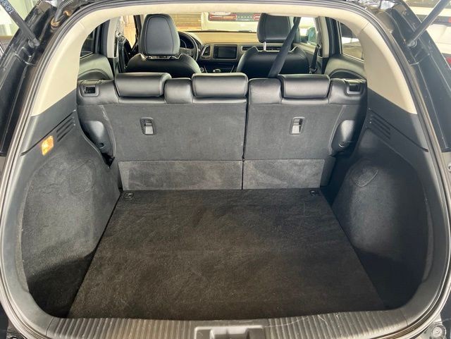 Honda HR-V Vehicle Full-screen Gallery Image 17