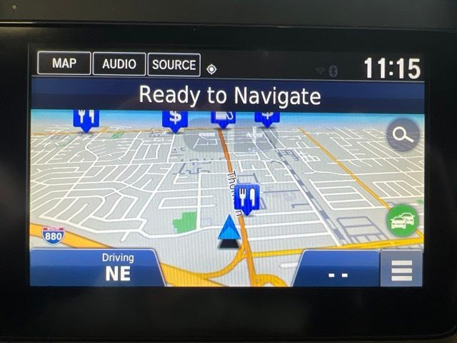 Honda HR-V Vehicle Full-screen Gallery Image 25