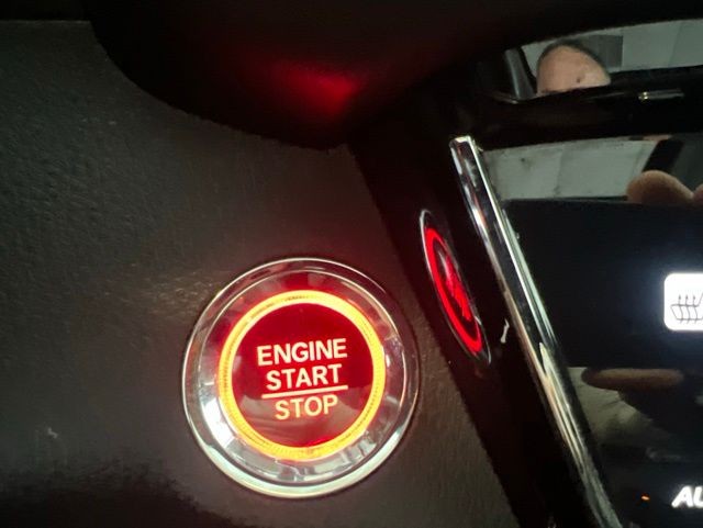 Honda HR-V Vehicle Full-screen Gallery Image 28