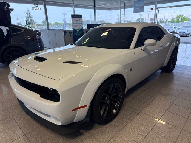 Dodge Challenger Vehicle Full-screen Gallery Image 06