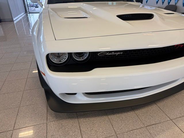 Dodge Challenger Vehicle Full-screen Gallery Image 08