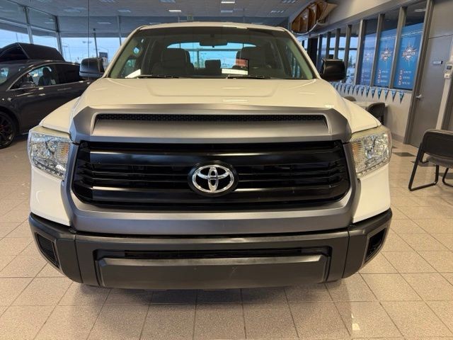 Toyota Tundra Vehicle Full-screen Gallery Image 08