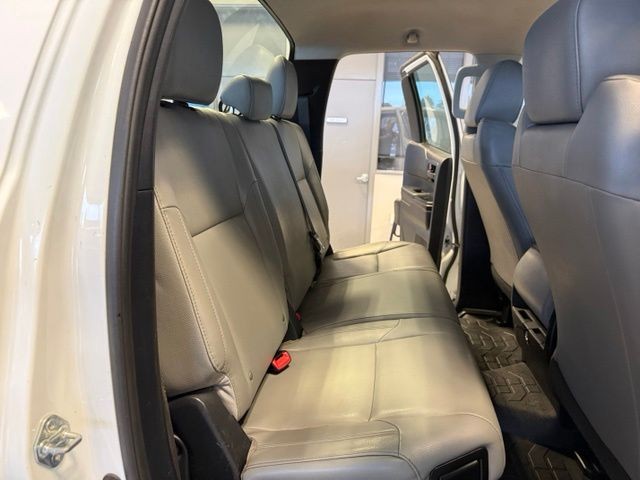 Toyota Tundra Vehicle Full-screen Gallery Image 20