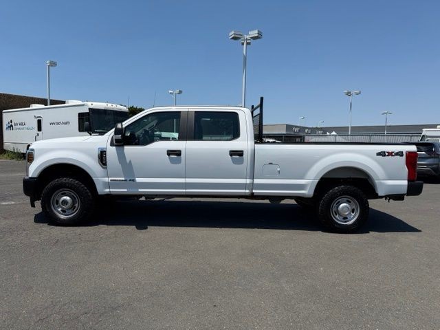 Ford Super Duty F-250 SRW Vehicle Full-screen Gallery Image 07