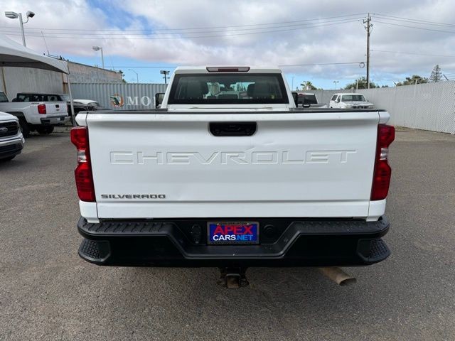 Chevrolet Silverado 2500HD Vehicle Full-screen Gallery Image 06