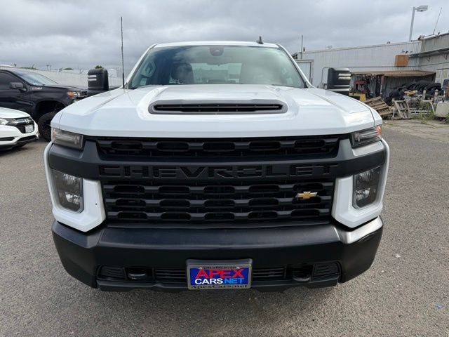 Chevrolet Silverado 2500HD Vehicle Full-screen Gallery Image 12