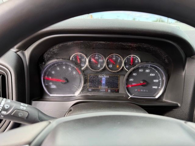 Chevrolet Silverado 2500HD Vehicle Full-screen Gallery Image 17