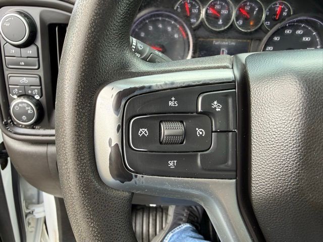 Chevrolet Silverado 2500HD Vehicle Full-screen Gallery Image 19