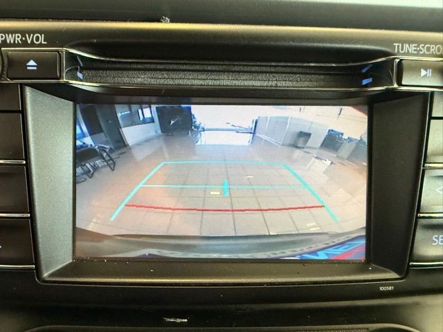 Toyota RAV4 Vehicle Full-screen Gallery Image 14