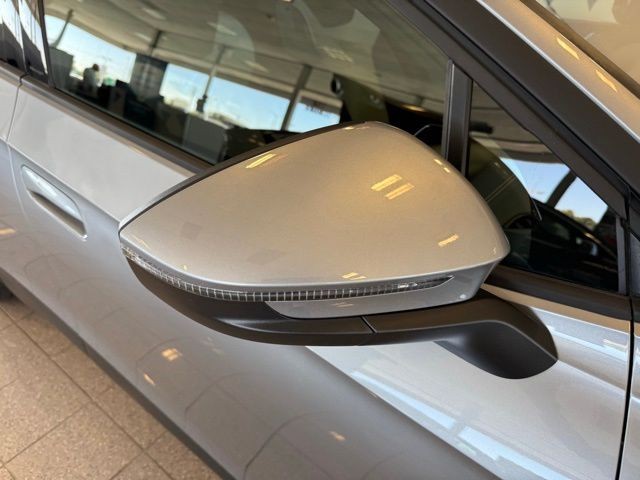 Volkswagen ID.4 Vehicle Full-screen Gallery Image 10
