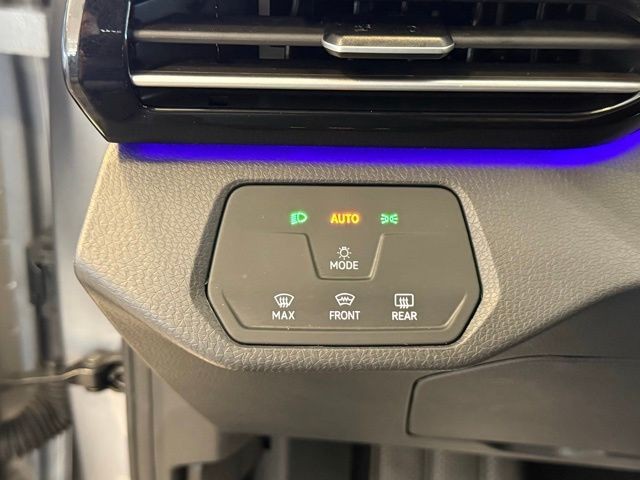 Volkswagen ID.4 Vehicle Full-screen Gallery Image 13