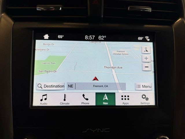 Ford Fusion Hybrid Vehicle Full-screen Gallery Image 15