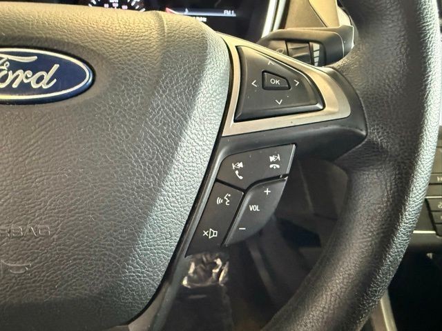 Ford Fusion Hybrid Vehicle Full-screen Gallery Image 18