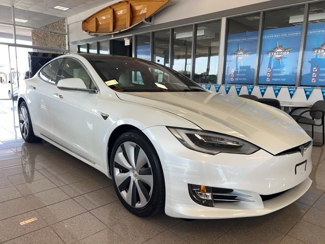 Tesla Model S Vehicle Full-screen Gallery Image 02