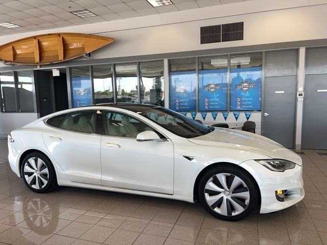 Tesla Model S Vehicle Full-screen Gallery Image 03