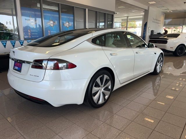 Tesla Model S Vehicle Full-screen Gallery Image 05