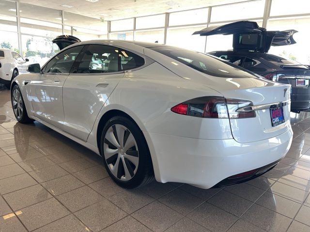 Tesla Model S Vehicle Full-screen Gallery Image 09