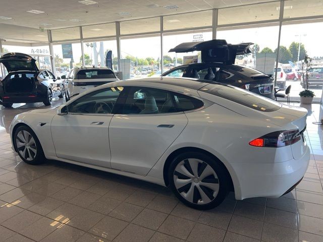 Tesla Model S Vehicle Full-screen Gallery Image 10