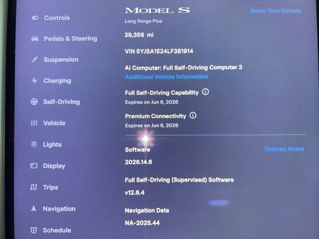 Tesla Model S Vehicle Full-screen Gallery Image 20