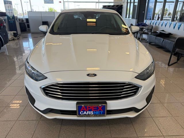 Ford Fusion Hybrid Vehicle Full-screen Gallery Image 07