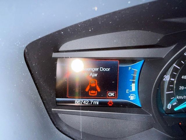 Ford Fusion Hybrid Vehicle Full-screen Gallery Image 12