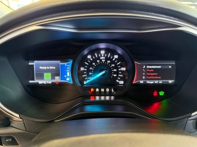 Ford Fusion Hybrid Vehicle Full-screen Gallery Image 13