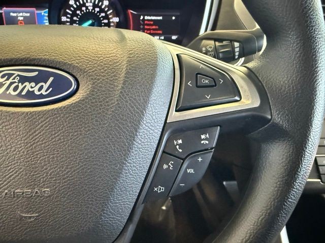 Ford Fusion Hybrid Vehicle Full-screen Gallery Image 18