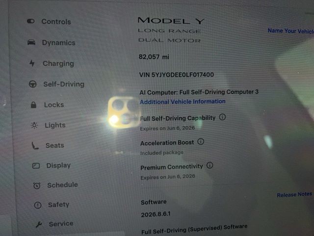Tesla Model Y Vehicle Full-screen Gallery Image 16