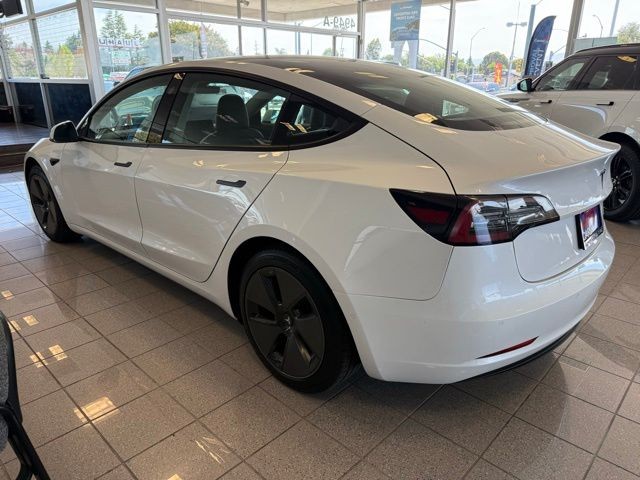 Tesla Model 3 Vehicle Full-screen Gallery Image 05