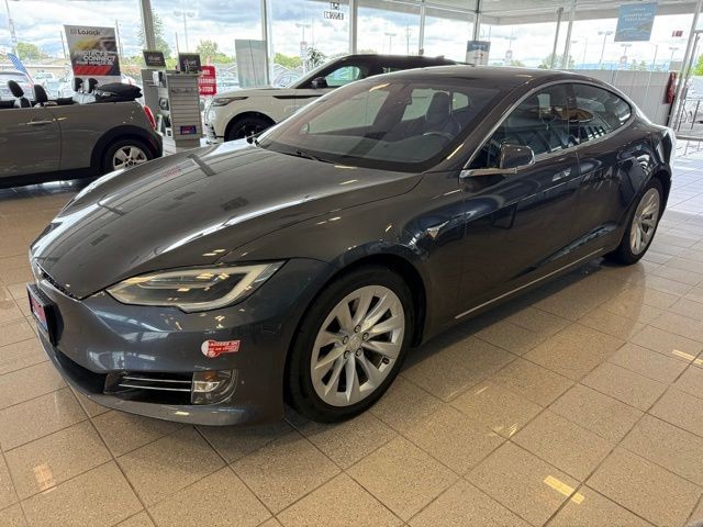 Tesla Model S Vehicle Full-screen Gallery Image 06
