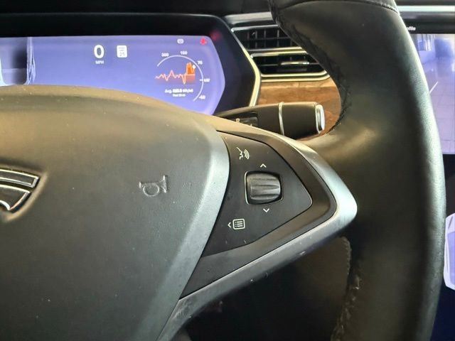 Tesla Model S Vehicle Full-screen Gallery Image 15