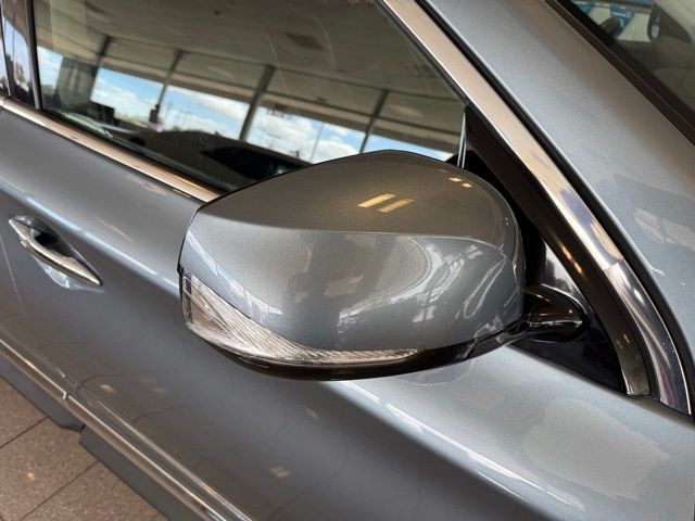 INFINITI QX60 Vehicle Full-screen Gallery Image 11