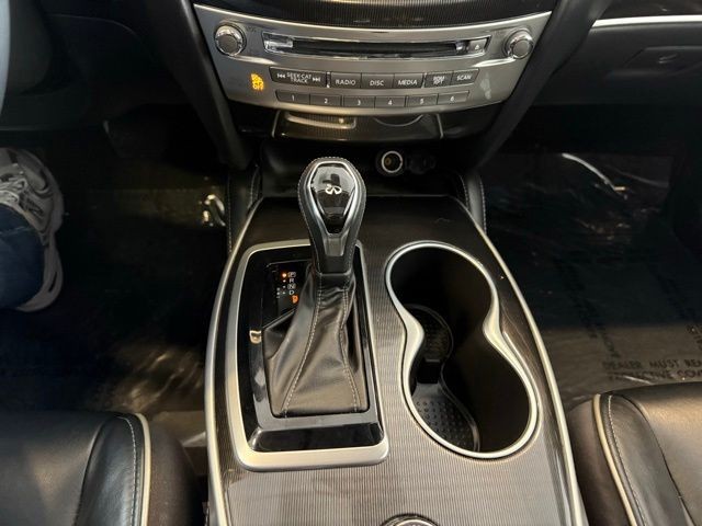 INFINITI QX60 Vehicle Full-screen Gallery Image 17