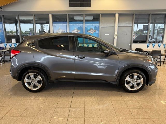 Honda HR-V Vehicle Full-screen Gallery Image 02