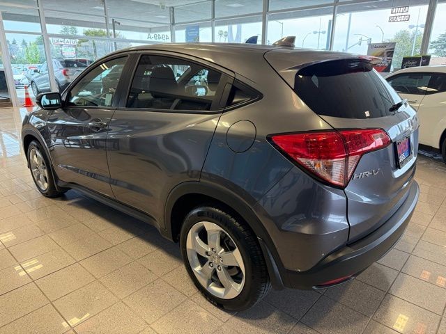 Honda HR-V Vehicle Full-screen Gallery Image 05