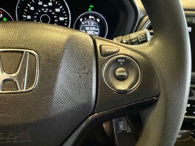 Honda HR-V Vehicle Full-screen Gallery Image 16